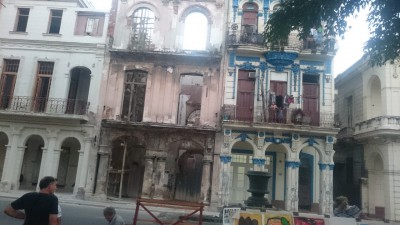 ..vybydleny a obydleny baraky v centru Havany a takovy jsou vsechny